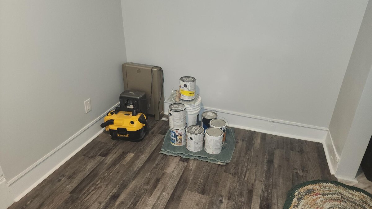 Hallway receptacle installation during renovation